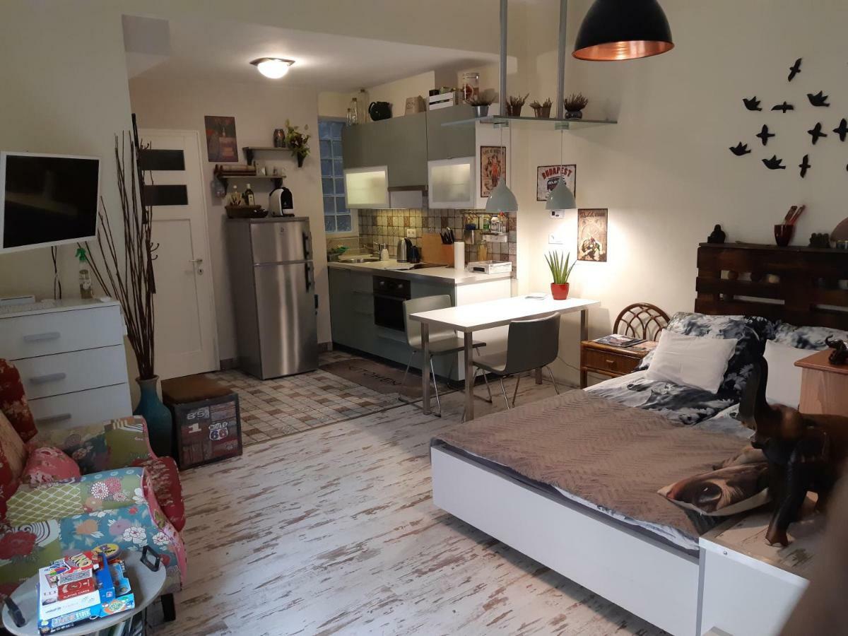 Studio Karma Budapest Luaran gambar